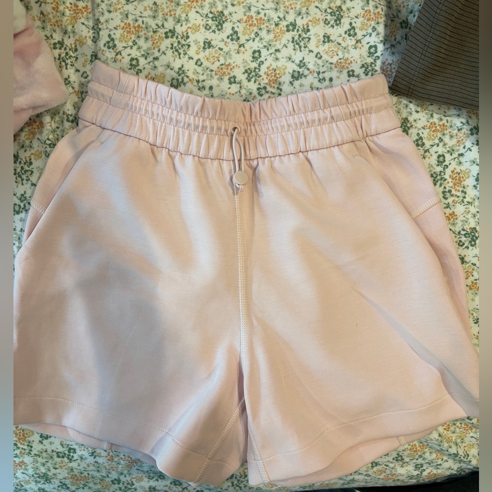 Lululemon Softstreme Short 4”